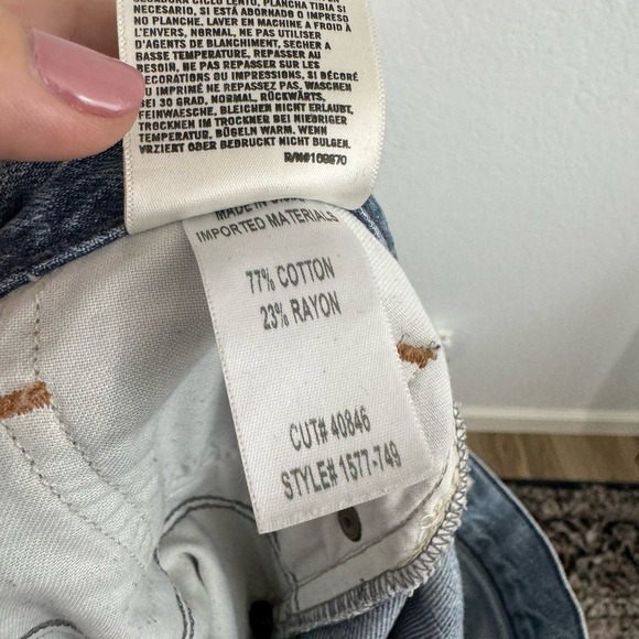 Citizens of Humanity Liya Premium Vintage High Rise Classic Crop Jeans Torn 26 - Picture 14 of 14